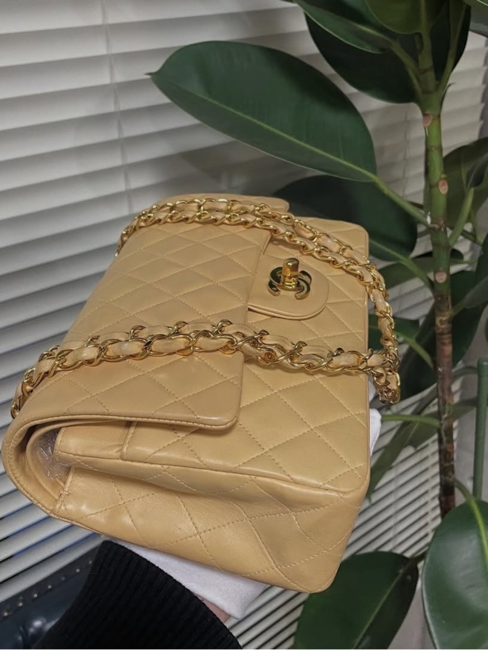 CHANEL Beige Quilted Double Flap Shoulder Bag with Gold Chain - Picture 2 of 9